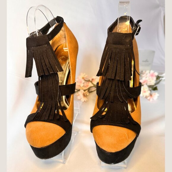 Jacobie Black & Brown Platforms - Picture 4 of 11